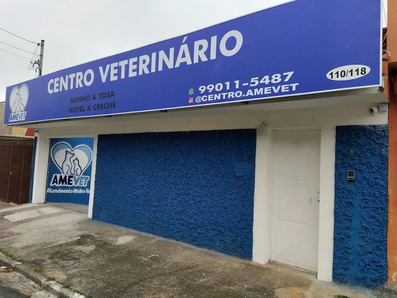 Fachada da clínica AMEVET no AE Carvalho